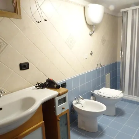 A Adiacente Al Duomo - Il Vicolo 3*