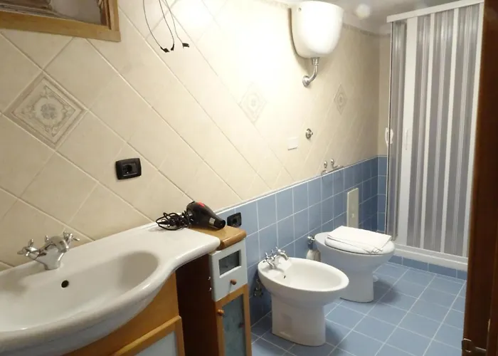 A Adiacente Al Duomo - Il Vicolo 3*